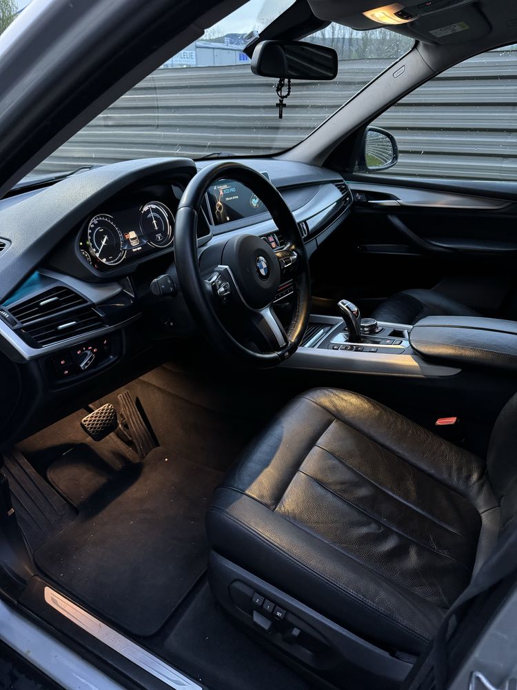 BMW X5 2015 3.0-258 XDrive Camera Ceasuri Digitale