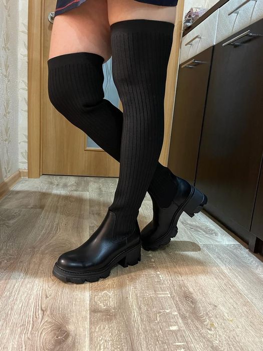 Высокие сапоги-чулок