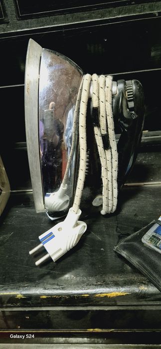 Dazmol rossiyaniki. утюг российский