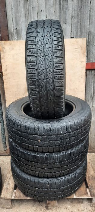 4 броя зимни бусови гуми 215 65 16 С Michelin 8mm