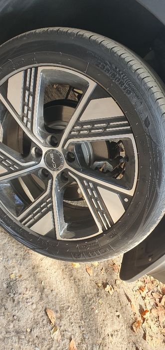 Скидка Авто шины от byd song pro 235/50/19 .Бу 15000 пробег состояние