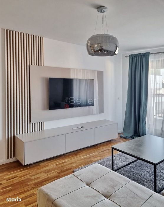 Suprafata Generoasa, Prima Inchiriere