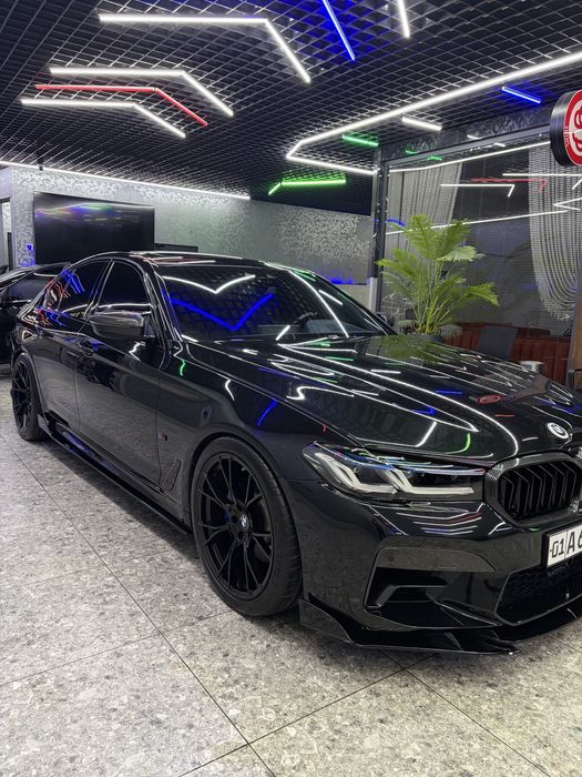 BMW 530i Gibrit 2018 19 yil 102.000 yurgan Top Toza
