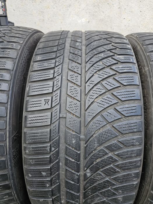 Vând patru anvelope de iarna kumho 225 40 19 / 245 35 19 dot 2322