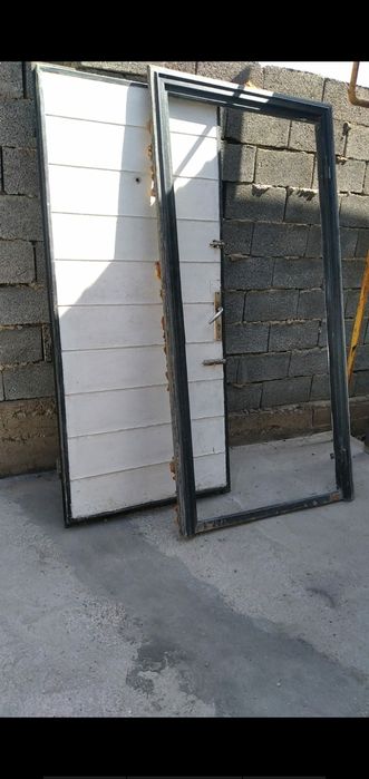 Б/у металлически двер
