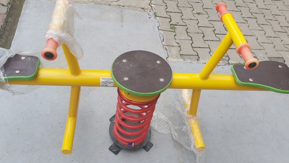 Balansoar dublu pe arc