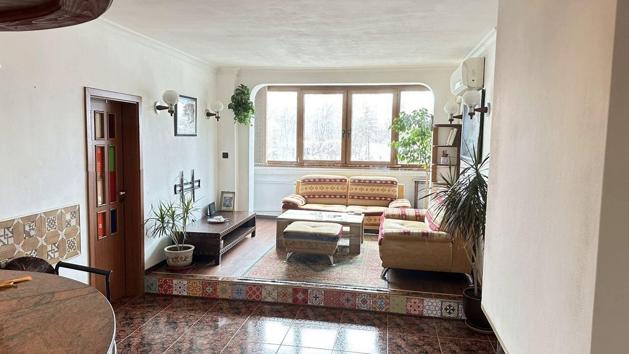 Дава се под наем Тристаен апартамент в София, Дианабад - 80 кв.м за 650 € - Снимка #1