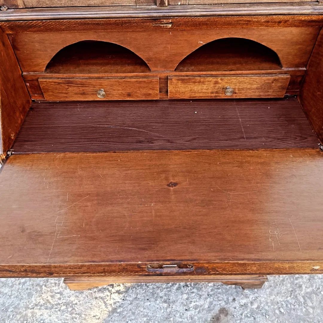 Масивен старинен шкаф-писалище с витрина за книги. Внос Холандия
Цена