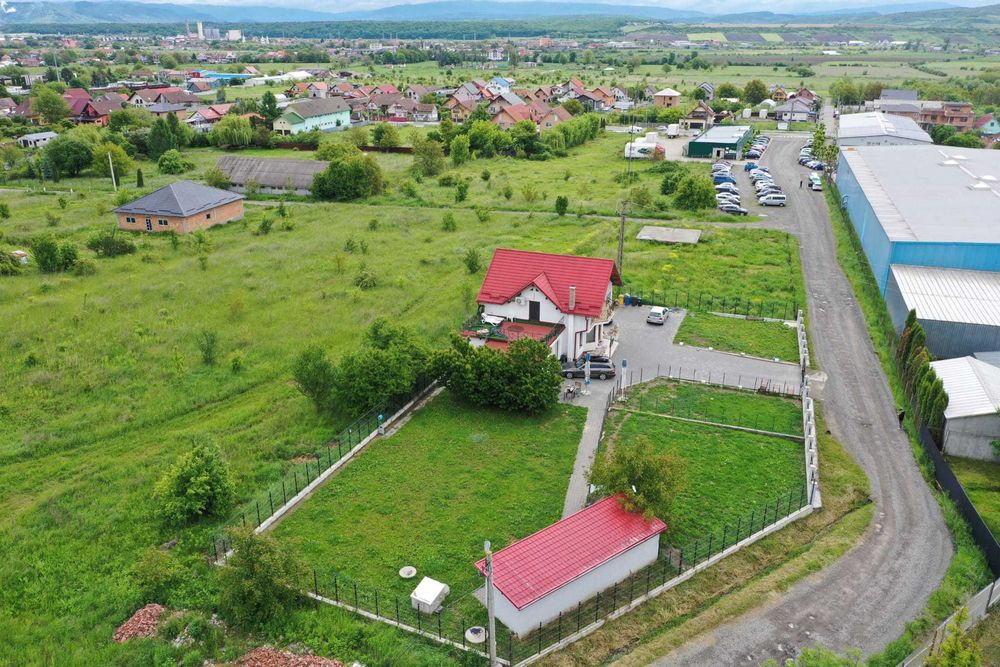 Vand sau schimb cu apartament - casa in Reghin-300 mp, 35 arii+afacere