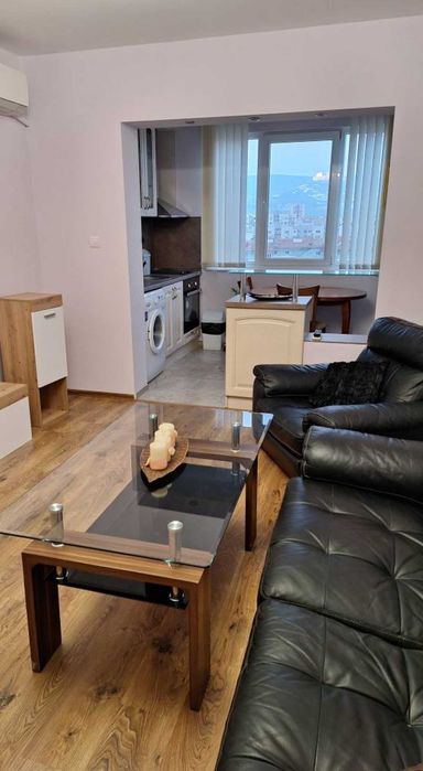 Дава се под наем Тристаен апартамент в Пловдив, Въстанически - 86 кв.м за 400 € - Снимка #1