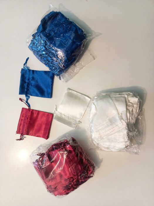 Saculeti textili bijuterii/marturii/accesorii, satinati, 7x9cm, lot 50