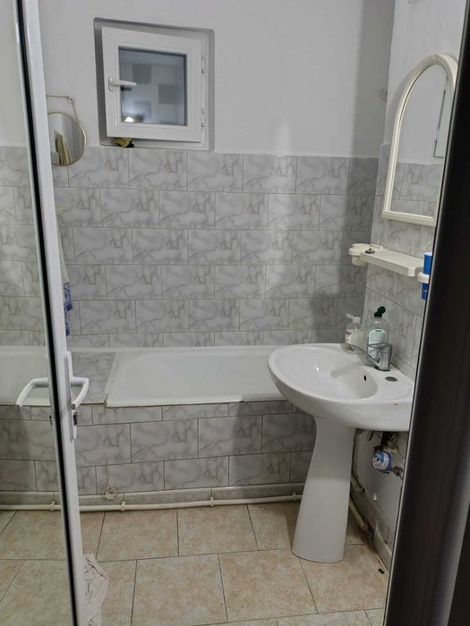 Ofer spre inchiriere ap.2 cam. decomandat  Mazepa