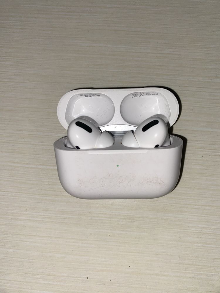 Airpods pro.