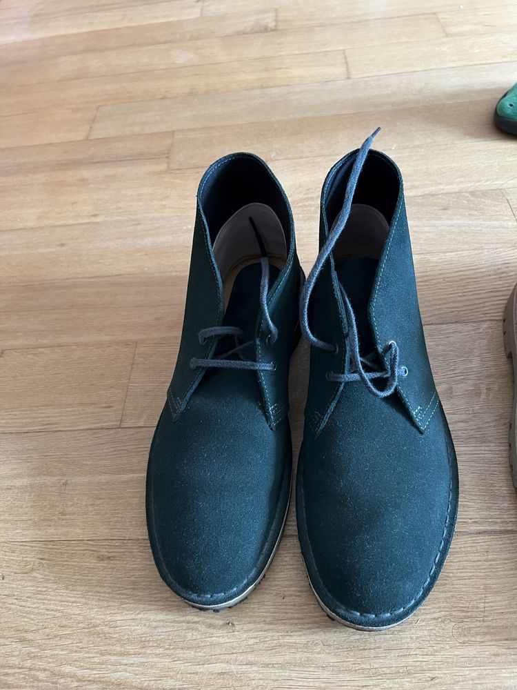 Продавам обувки Clarks desert khan/ цвят пясък