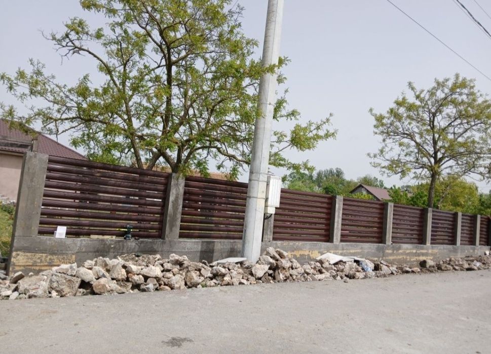 Garduri și porți detalii la telefon