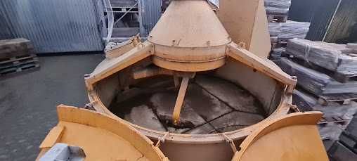 Malaxor beton cu amestecare forțată SKAKO 1000 de litri