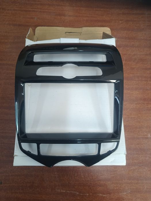 Пластмаса за навигация за hyundai ix20 7"