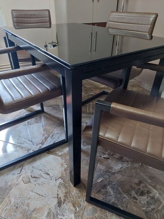 Masă sticlă termorezistentă + 4 scaune piele ecologică