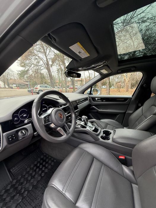 Porche Cayenne  model 2020