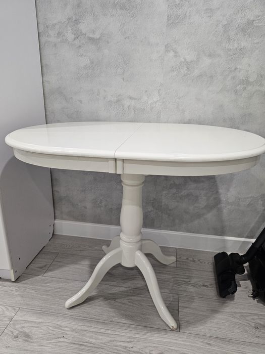 Продам кухонный деревянный стол