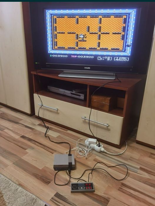 Mini consola tv cu 620 jocuri retro vintage tip Nintendo NES
