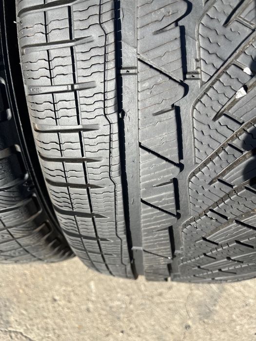 2 бр. зимни гуми 235/45/18 Michelin 6 mm DOT 3117