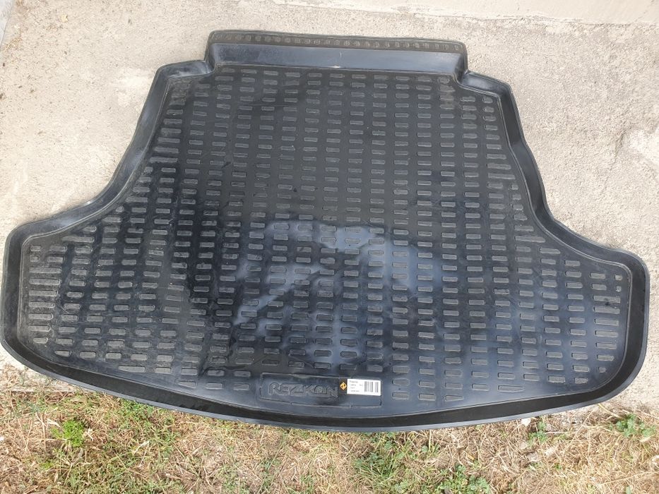 Коврики на багажник Toyota Camry, Corolla, Hyundai Solarys, Ravon R3