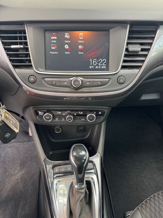 Opel Crossland  X cutie automata in RATE FIXE FARA AVANS