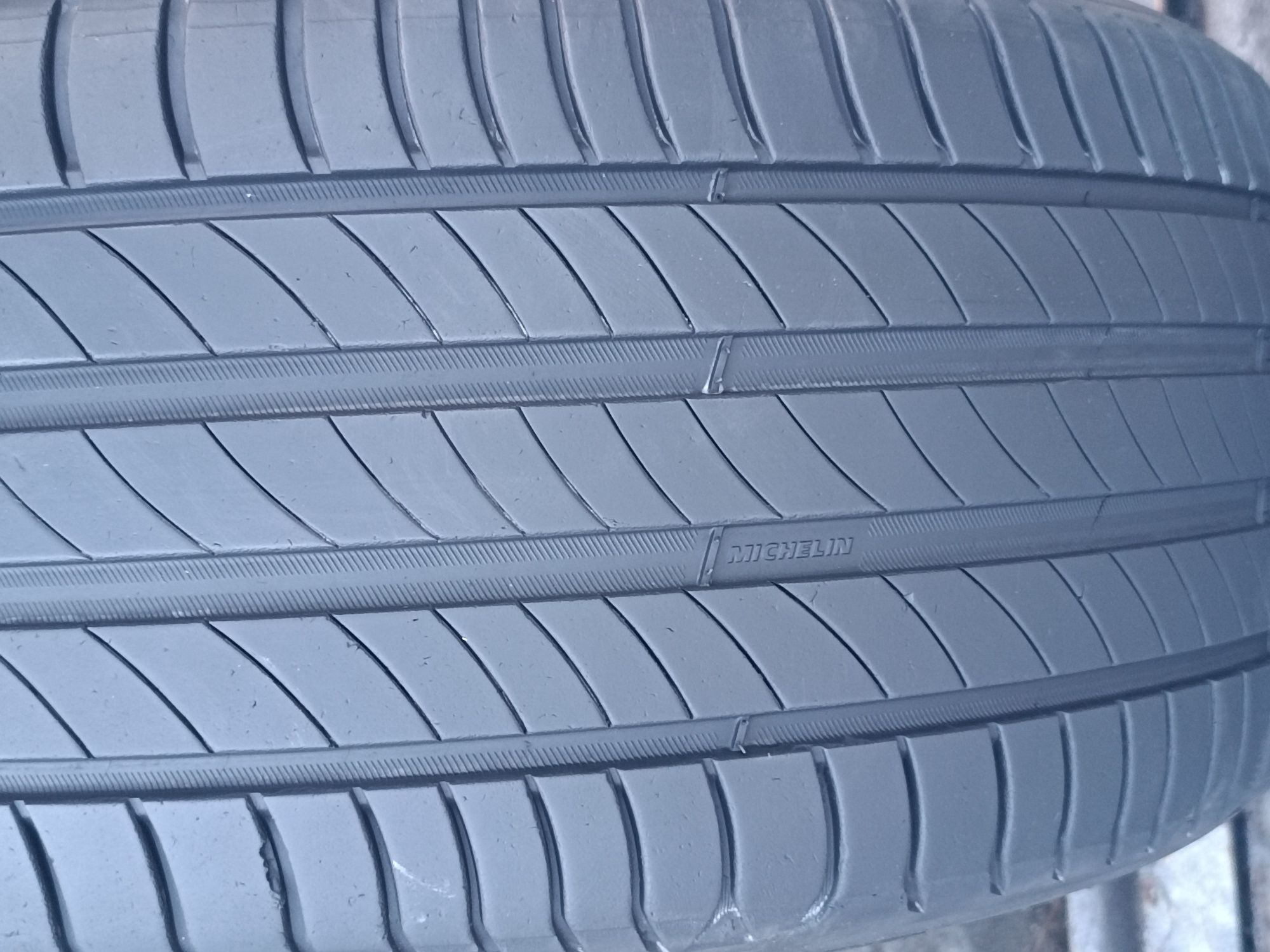 245/40/18 Michelin Дот 1023