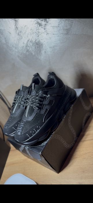 Versace chain reaction