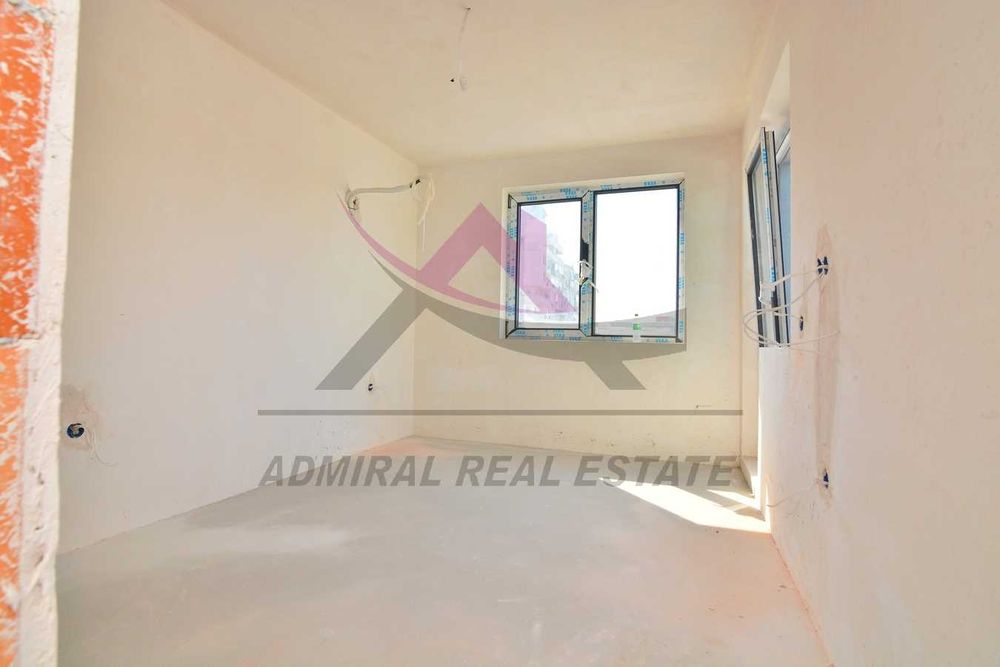 Продава се Тристаен апартамент в Варна, Левски - 155 кв.м за 1549 €/кв.м - Снимка #1