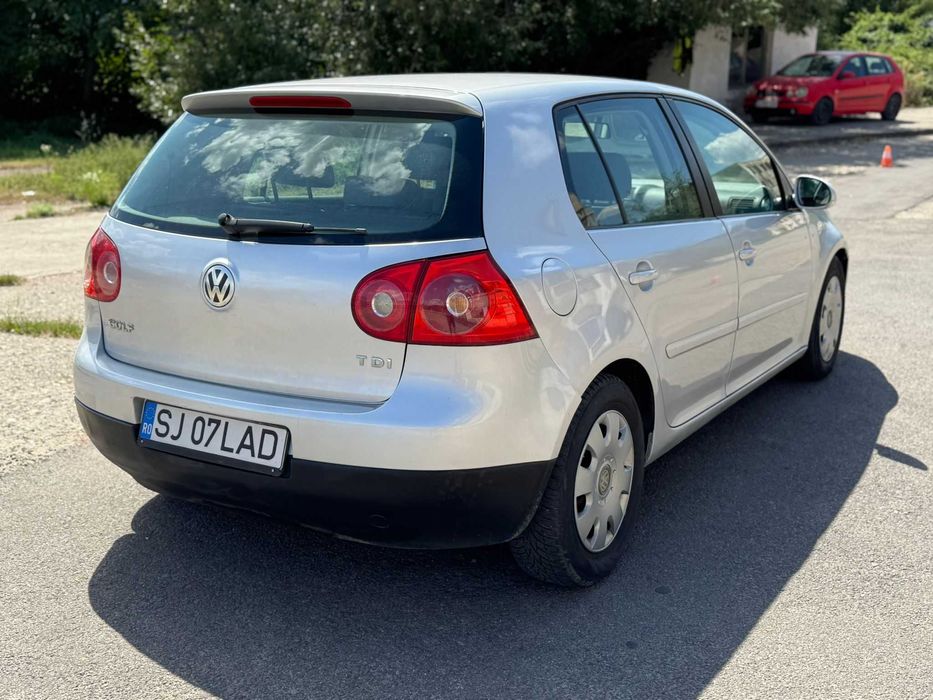 Mașină Volkswagen golf