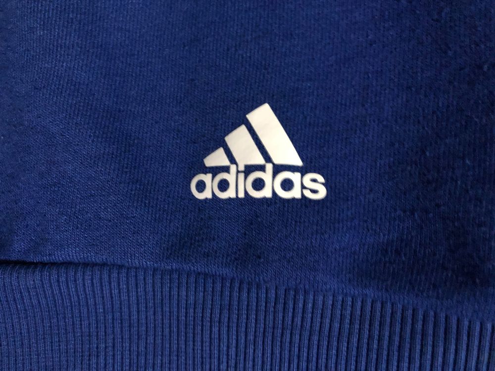 Hanorac Adidas logo