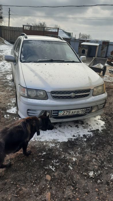 Продам машину нисан