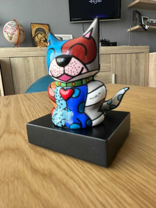 Дизайнерска порцеланова фигура