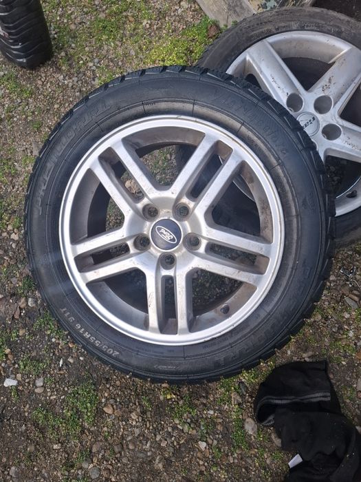 Vand 1 janta aliaj R 16 ford focus 2 cu anvelopa 205 55 16 iarna ca no
