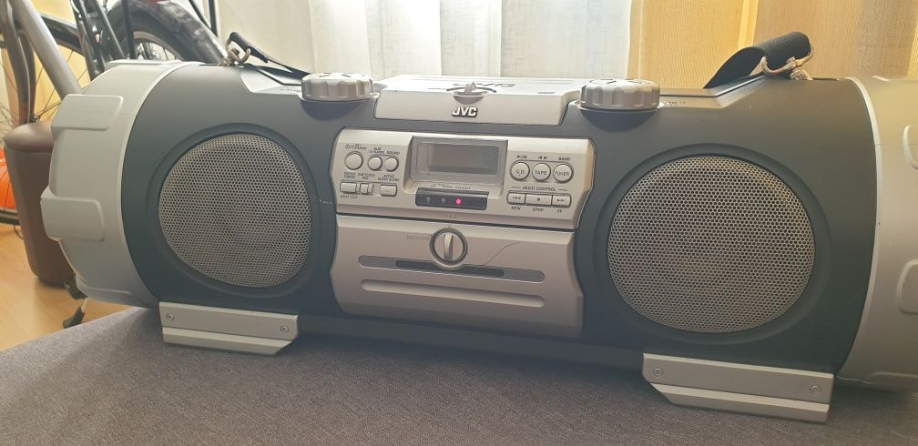 Amplificator radio casetofon MP3.