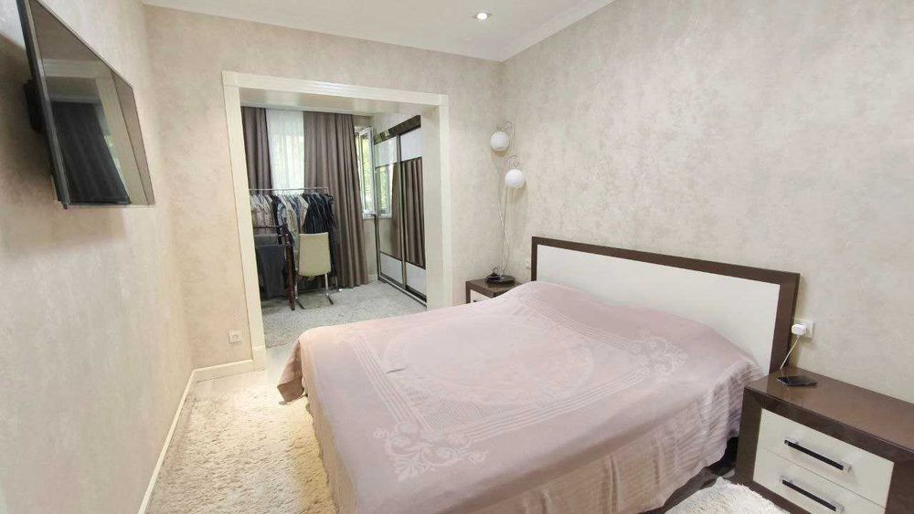 Ц-1, Фучика, С.Азимова 4/3/4 спецплан 130 кв.м.