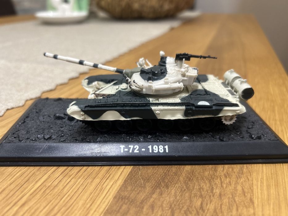 макет на танк Т-72 мащаб 1:72