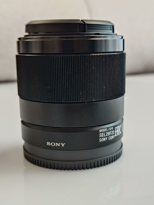 Obiectiv Sony 28mm, f2.0, obiectiv wide.