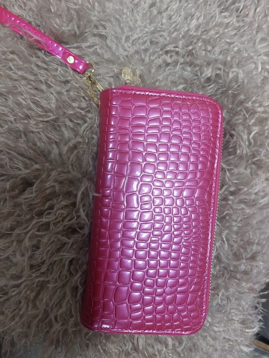 Дамско Портмоне Цена 20лв