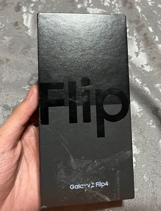 Samsung Z Flip 4 - 256 GB