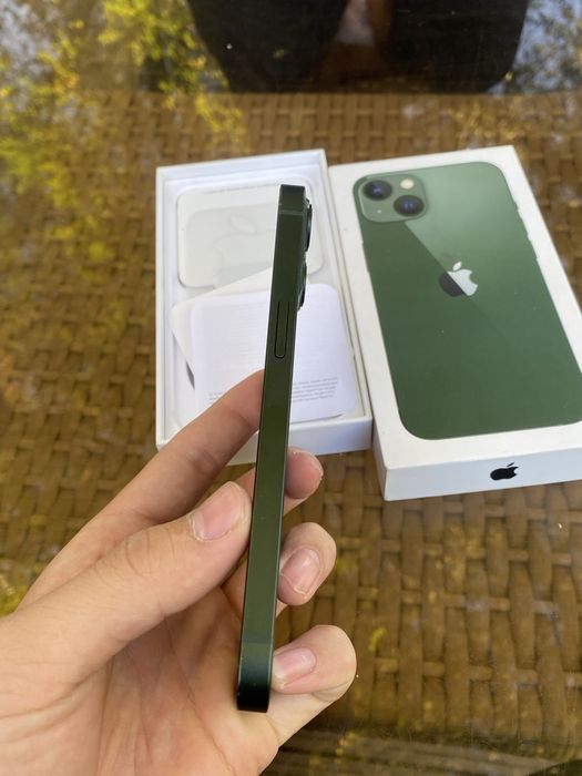 iPhone 13 в идеальном состоянии