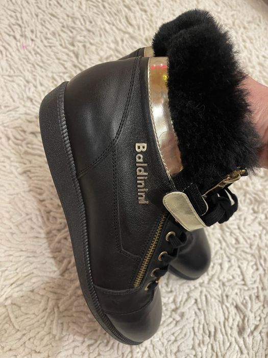 Ботиночки на меху Baldinini . Оригинал .
