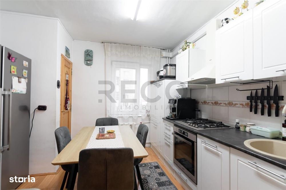 RECO Apartament 4 camere, decomandat, Bloc cu lift, Etajul 3, Zona Dra