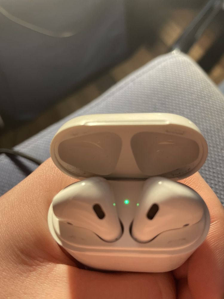 Apple airpods 2 generation