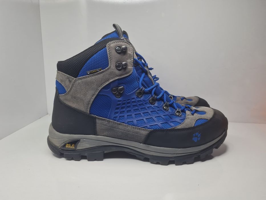 Зимни Обувки Jack Wolfskin 

Носени но, в добро състояние. 

Размер 46