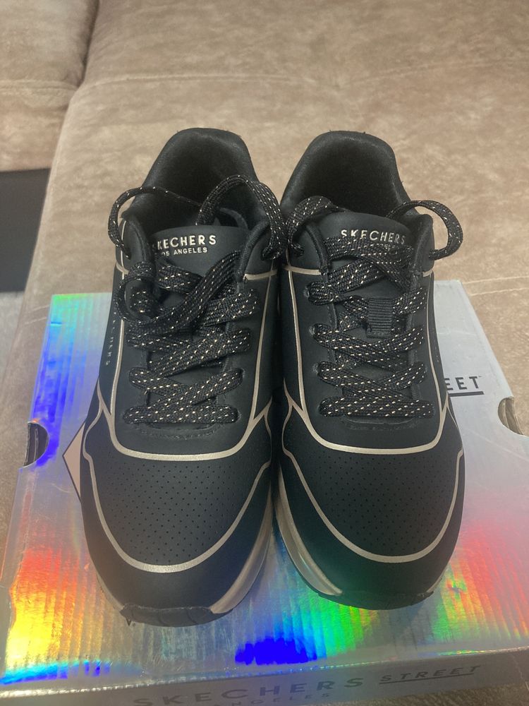 Adidasi Skechers copii marimea 33