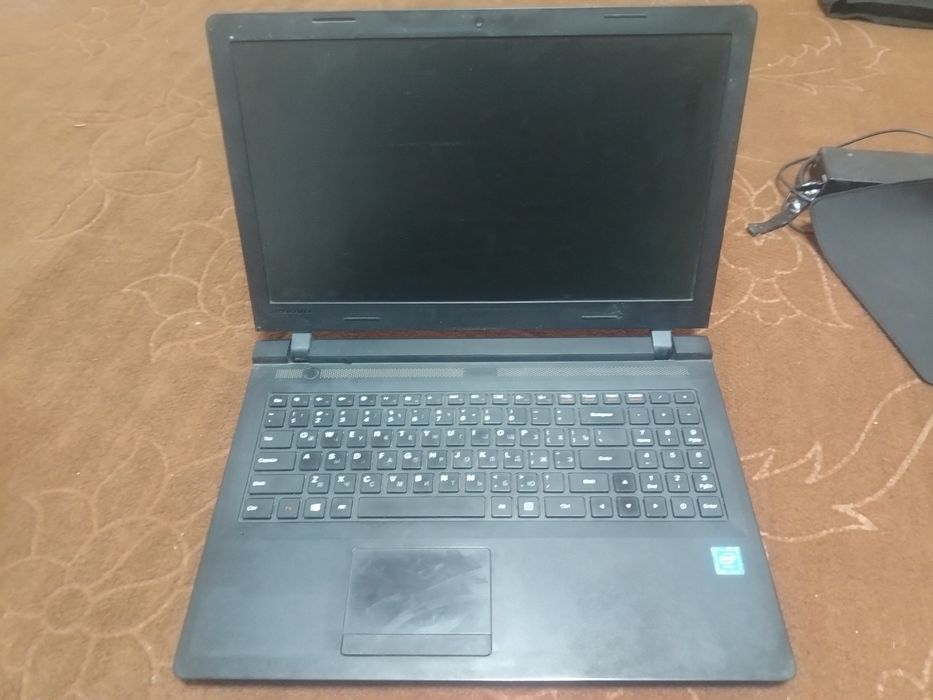 Lenova noutbook sotladi