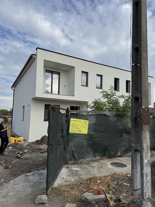 Casa eficienta energetic, cu pompa de caldura si panouri fotovoltaice